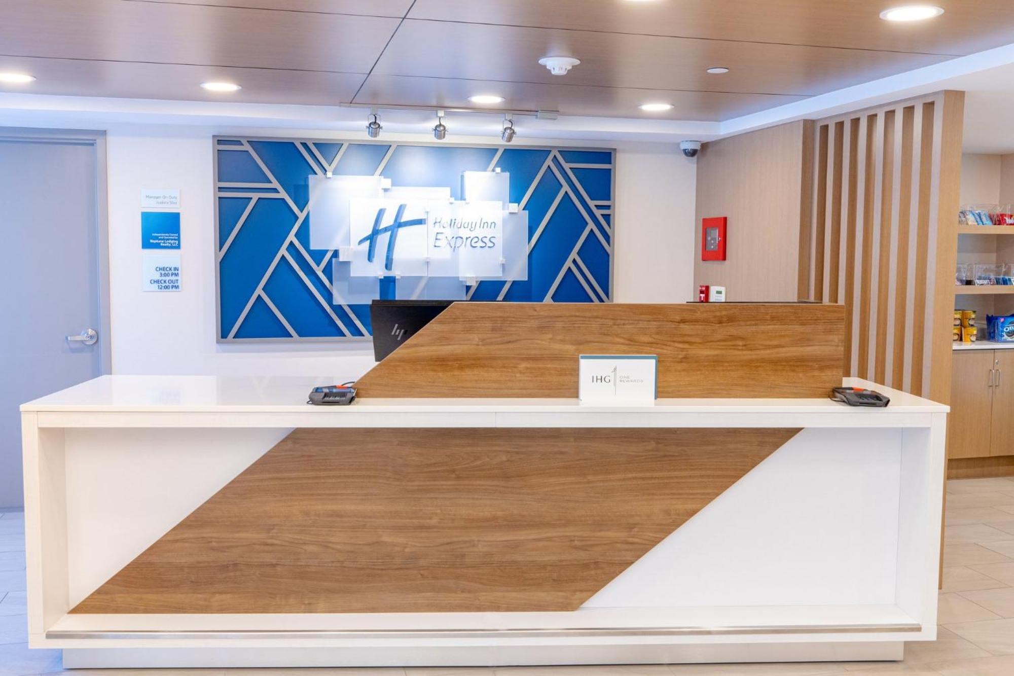 Holiday Inn Express - Neptune By Ihg Eksteriør bilde
