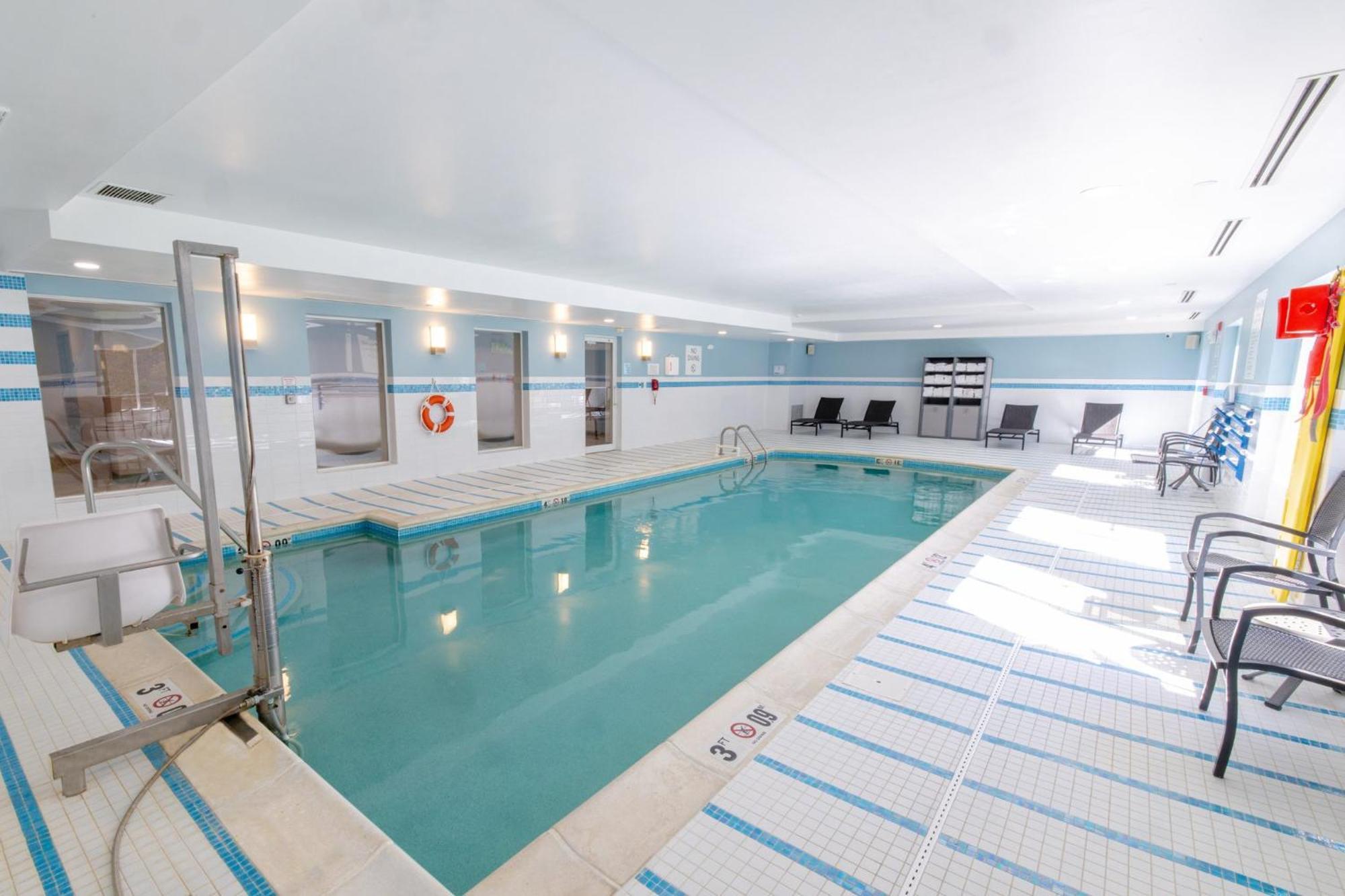 Holiday Inn Express - Neptune By Ihg Eksteriør bilde