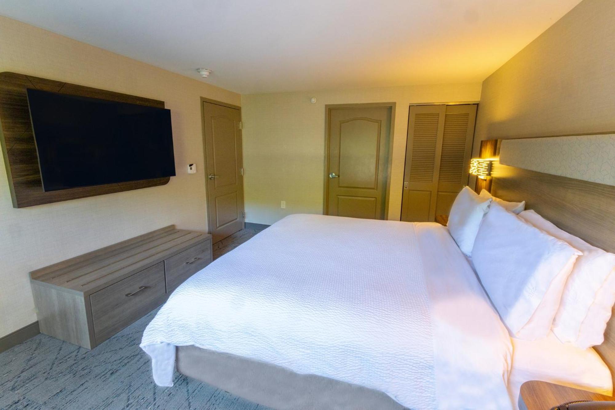 Holiday Inn Express - Neptune By Ihg Eksteriør bilde