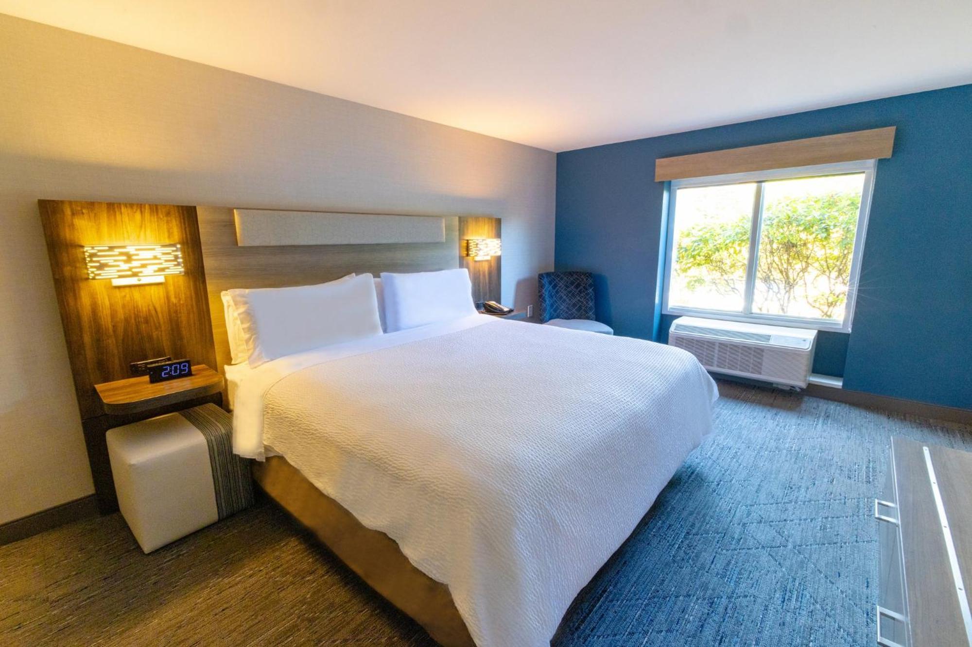 Holiday Inn Express - Neptune By Ihg Eksteriør bilde